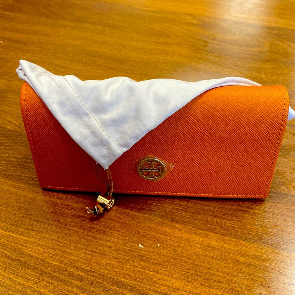 Tory Burch eyeglass/sunglasses case with protective bag